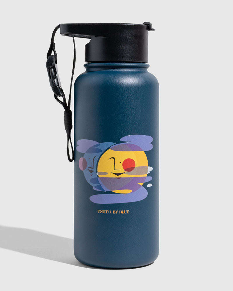 Illuminate Bottle - 23 Oz. Insulated Stainless Steel (Angle): Navy steel bottle with abstract sun face graphic and black cap