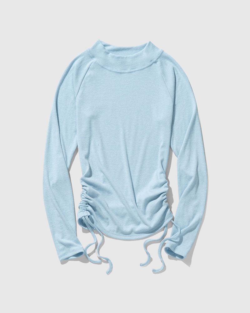 Camisa de punto con cuello alto y cintura ceñida