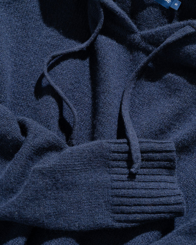 Sudadera con capucha de cachemira reciclada