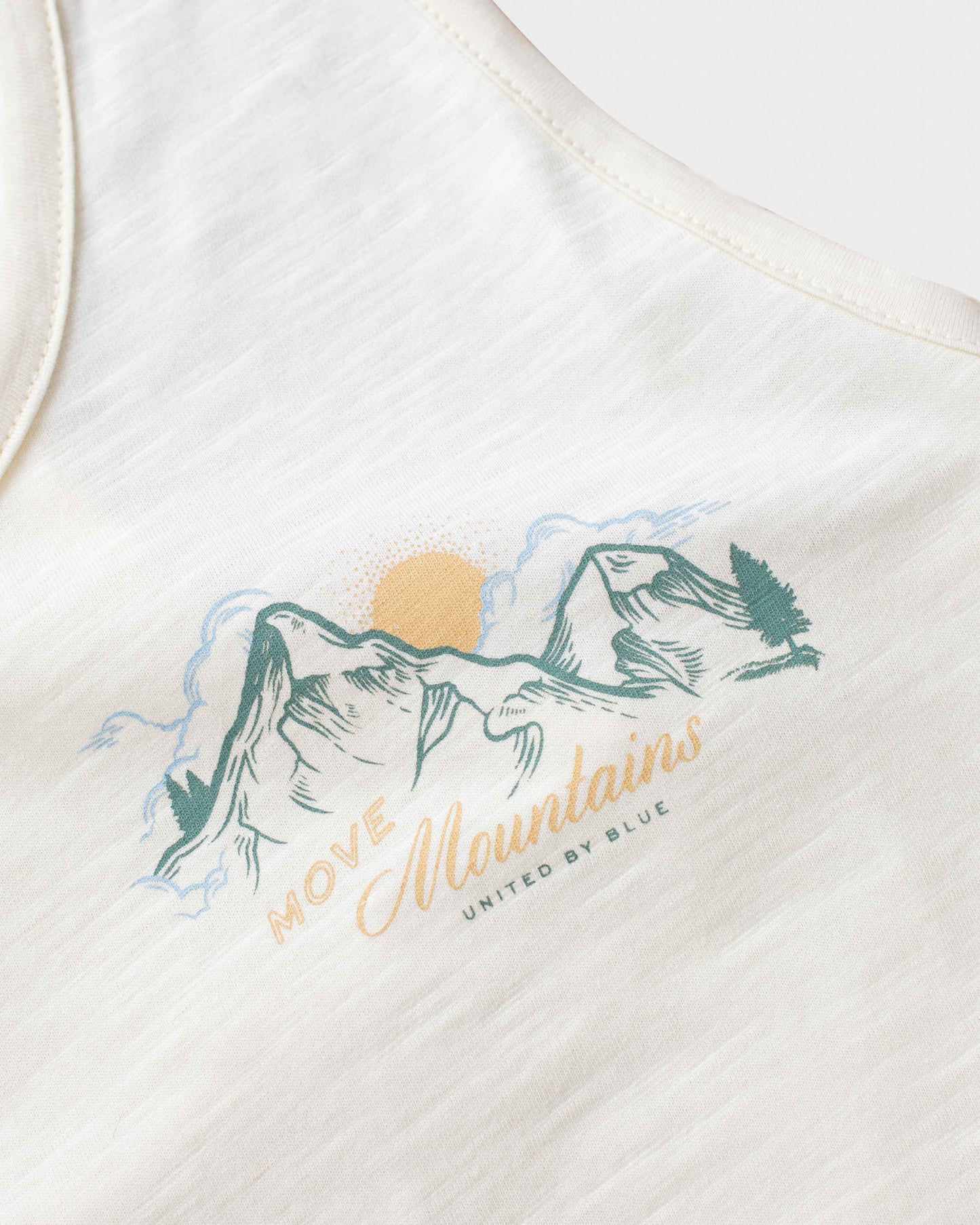 Camiseta sin mangas con espalda cruzada Move Mountains para mujer