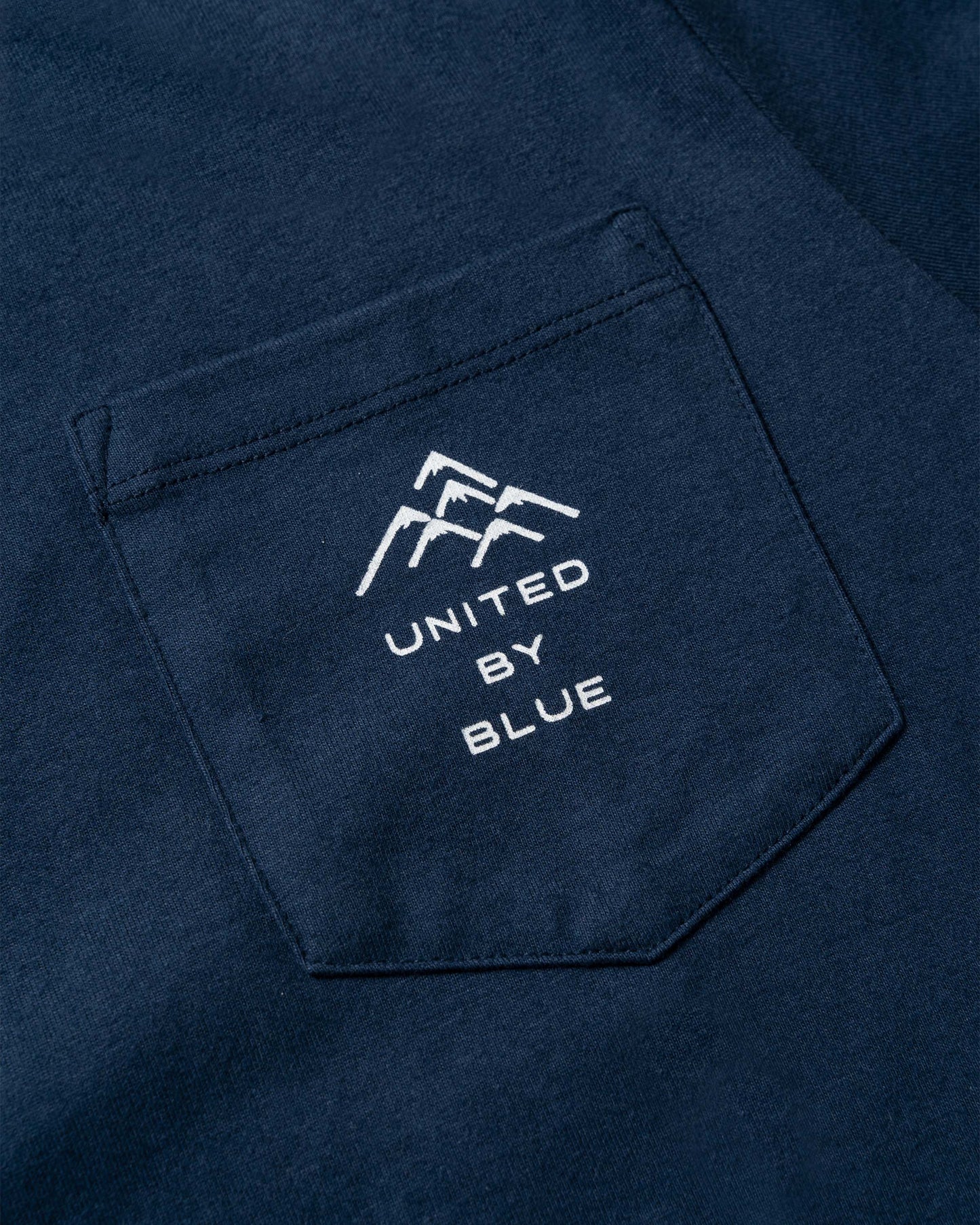 Sudadera con capucha y bolsillo Las montañas te están llamando