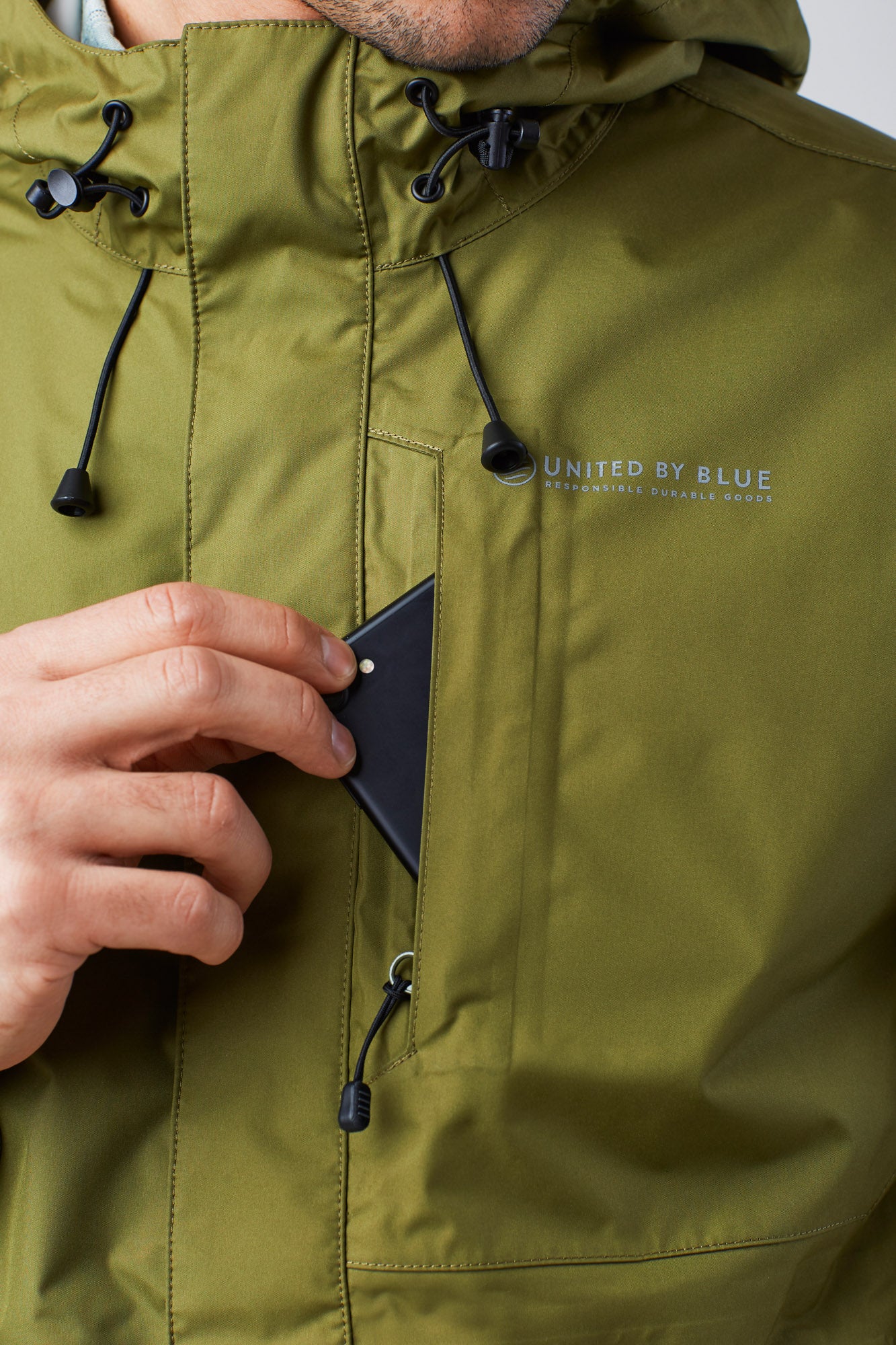 Chaqueta impermeable reciclada para hombre
